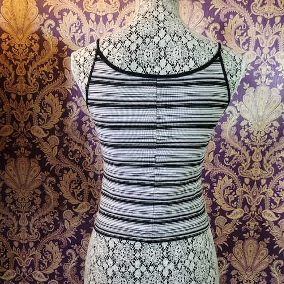 Vintage Y2K/90s Striped Tank - Picture 2 of 3